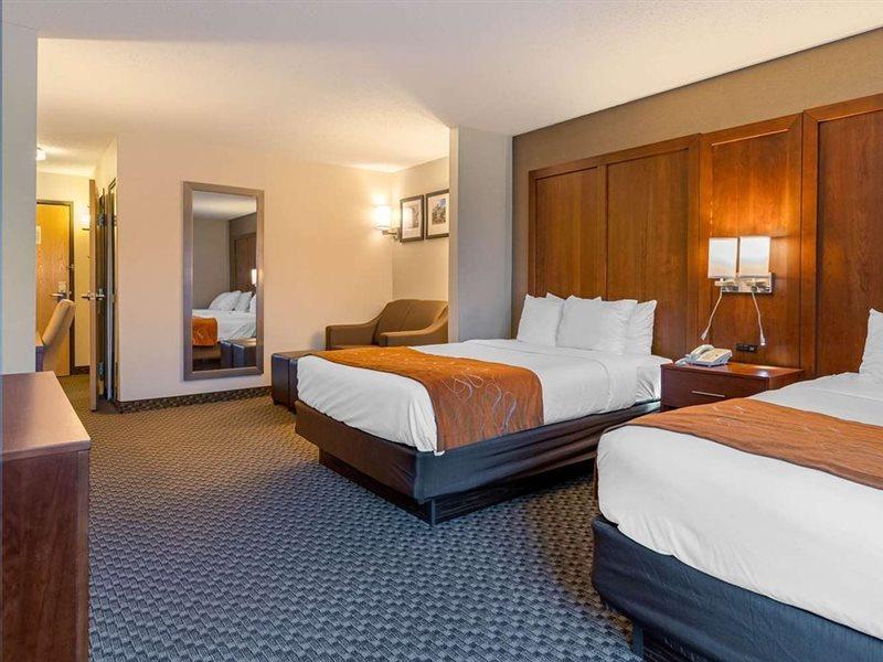 Comfort Suites South Haven Near I-96 Экстерьер фото