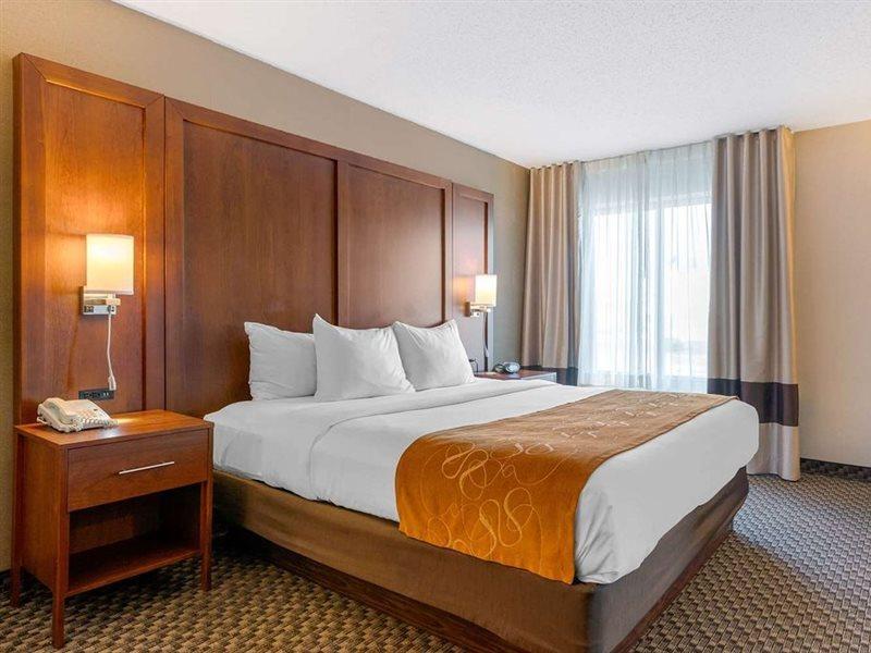 Comfort Suites South Haven Near I-96 Экстерьер фото