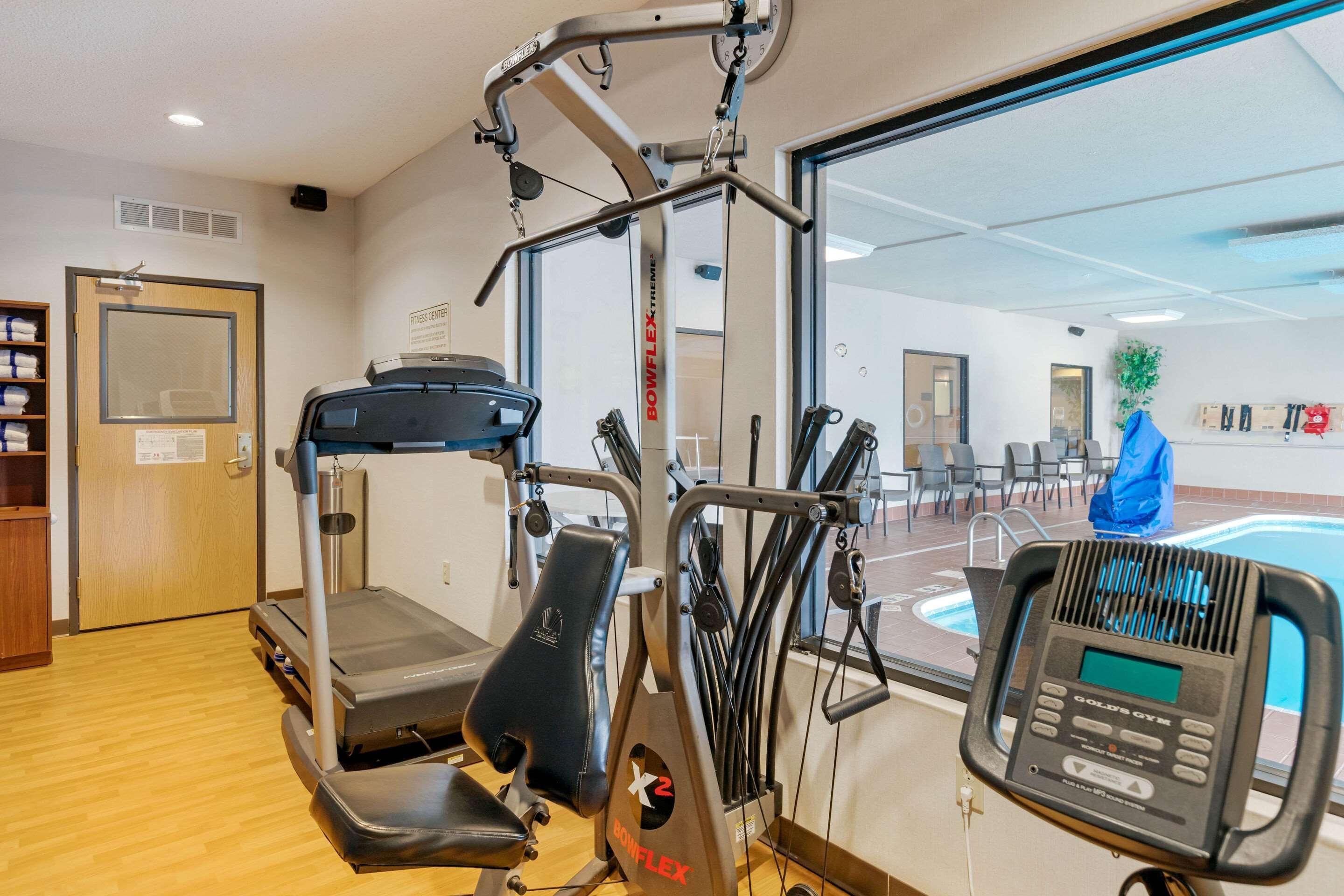 Comfort Suites South Haven Near I-96 Экстерьер фото