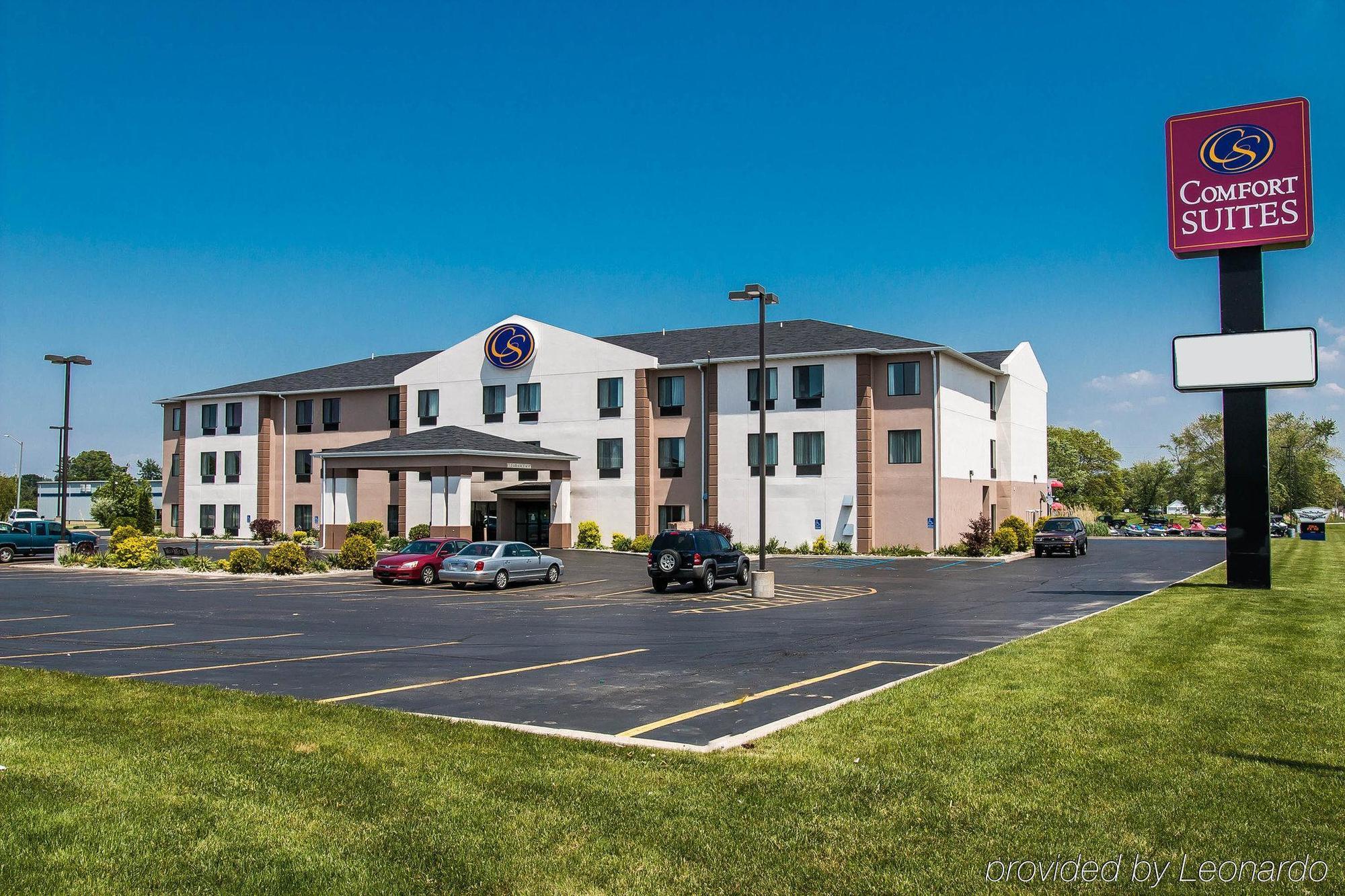 Comfort Suites South Haven Near I-96 Экстерьер фото
