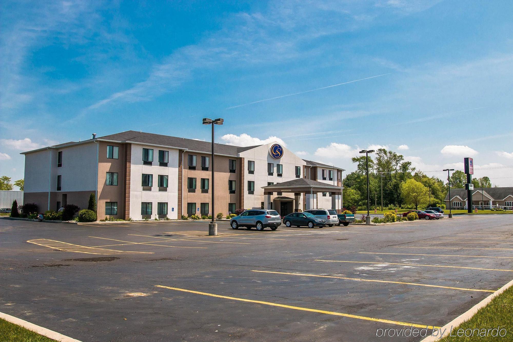 Comfort Suites South Haven Near I-96 Экстерьер фото