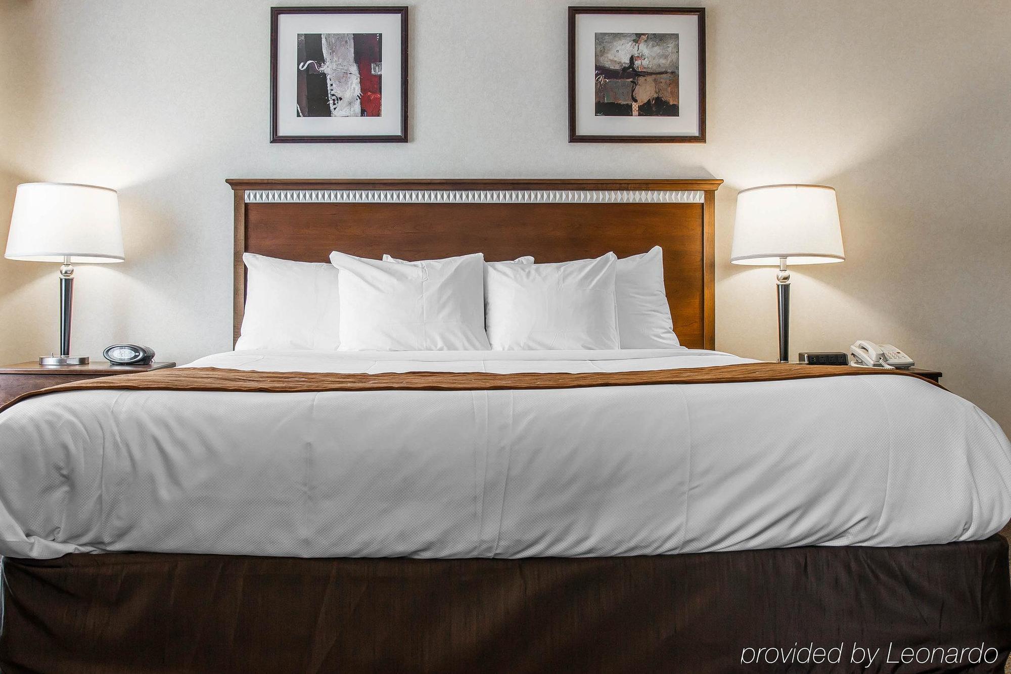 Comfort Suites South Haven Near I-96 Экстерьер фото