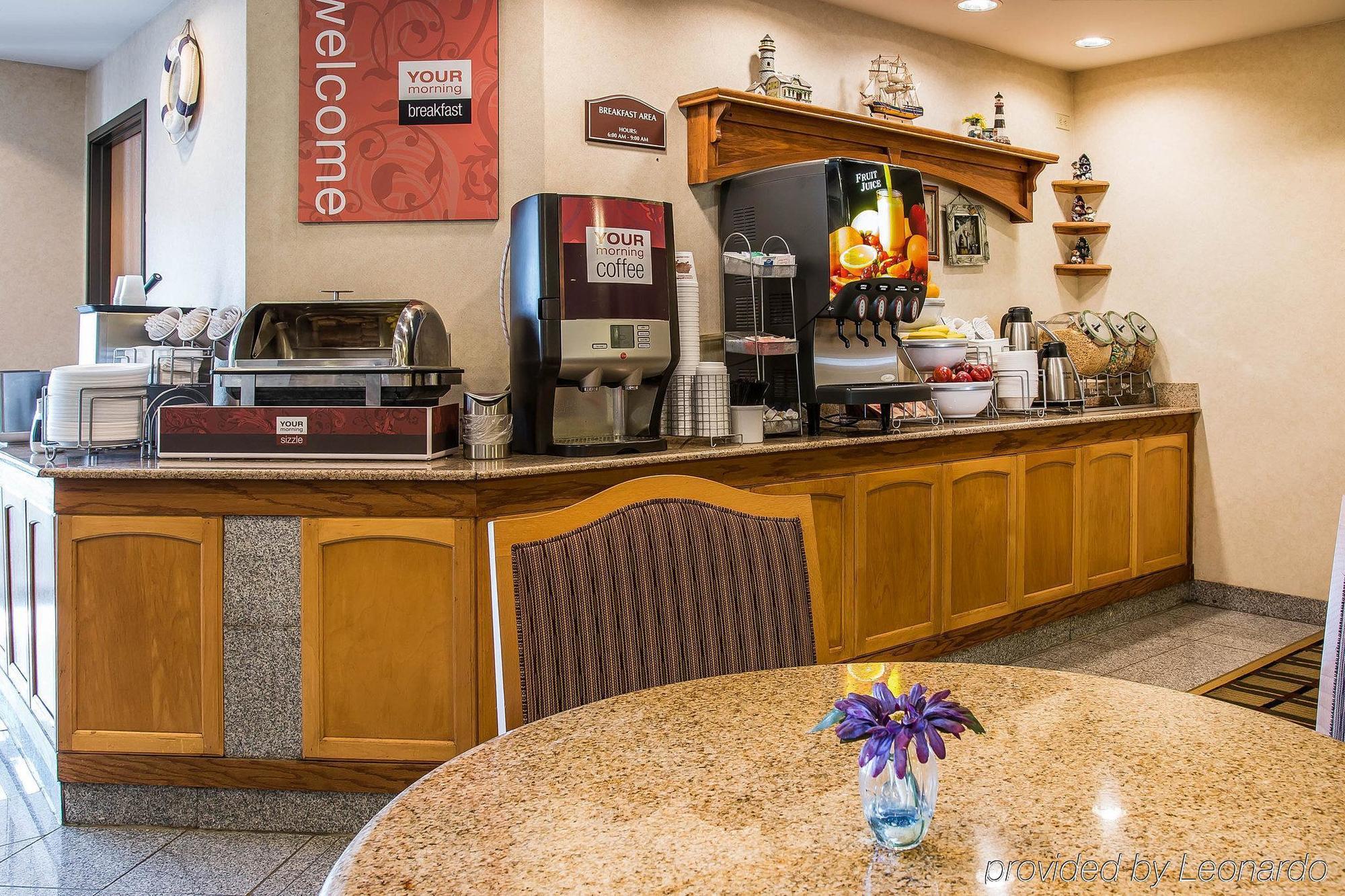 Comfort Suites South Haven Near I-96 Экстерьер фото
